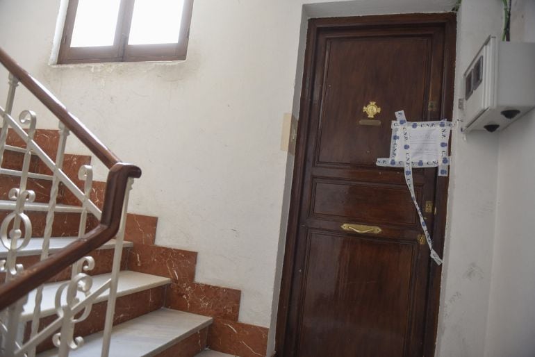 Un hombre ha sido detenido en la madrugada de este domingo tras la muerte de una mujer de 41 años en Granada capital