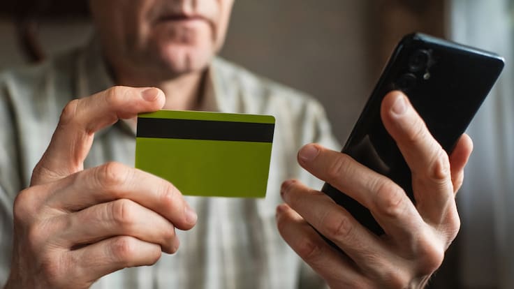 Hablamos con Carolina Muñoz, presidenta de la Asociación Vecinal de Tres Cantos, sobre una charla de ciberseguridad para mayores