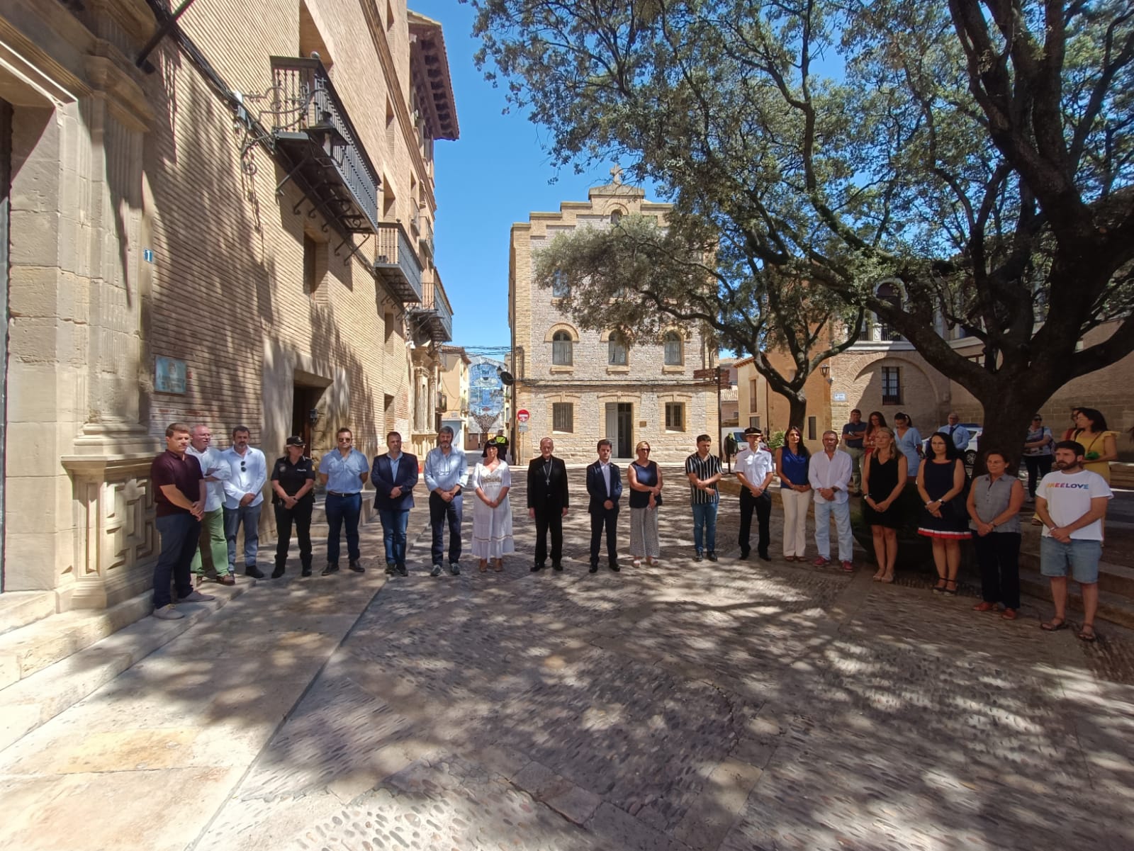 Minutos de silencio en Huesca en homenaje a las víctimas del terrorismo