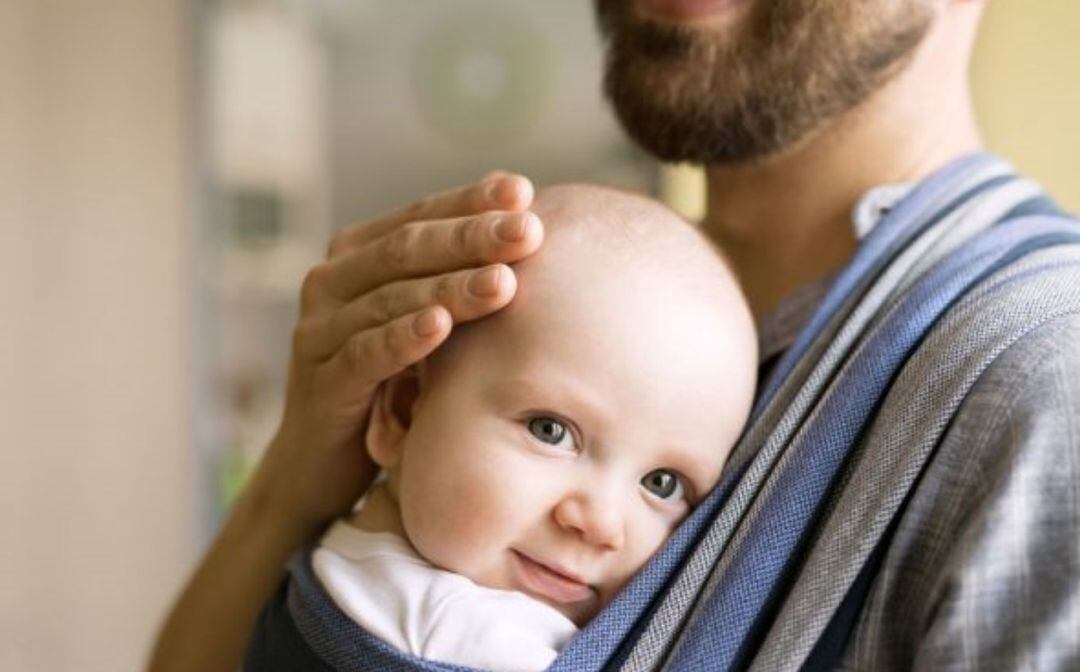 Las familias monoparentales reclaman el derecho a acumular los permisos de maternidad y paternidad