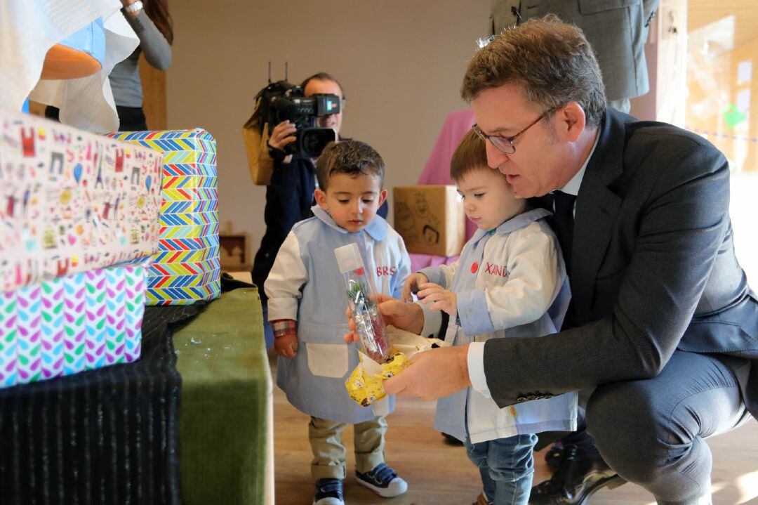 Feijóo, en la escuela infantil de A Estrada.