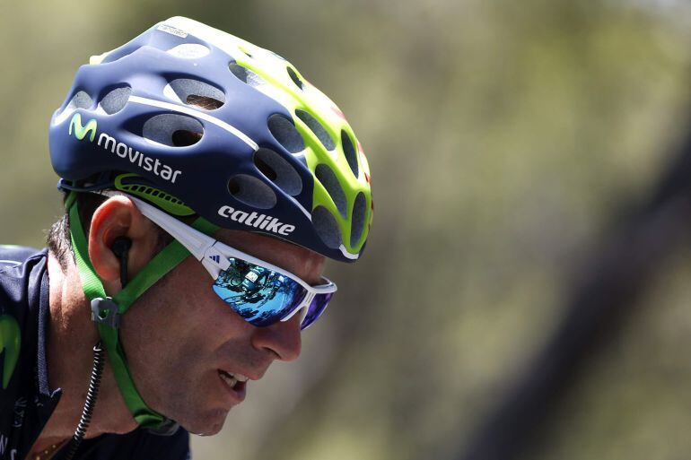 GRA227. MÁLAGA, 24/08/2015.- El ciclista murciano del equipo Movistar, Alejandro Valverde, durante la tercera etapa de la Vuelta Ciclista a España que ha partido de Mijas y ha terminado en Málaga, con un recorrido de 158,4 kilómetros. EFE/Javier Lizón