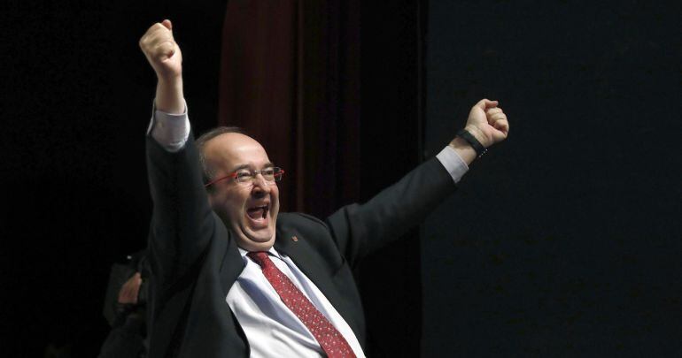 El candidato del PSC a la presidencia de la Generalitat, Miquel Iceta, durante su intervención en un mitin electoral celebrado en Lleida.