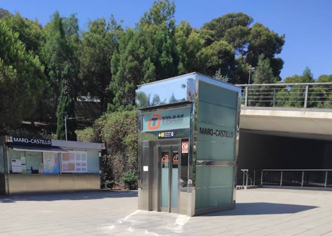 Ascensor de la estación del TRAM Alacant Marq-Castillo ahora averiado
