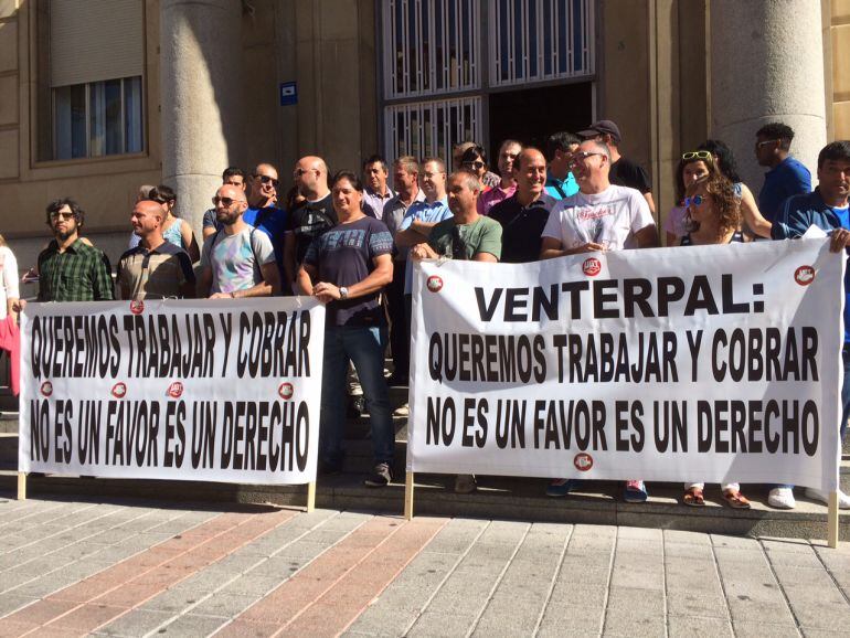 Concentración ante la Agencia Tributaria por la situación de Venterpal.