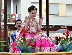 Rodela en el desfile infantil de los Moros y Cristianos de Petrer
