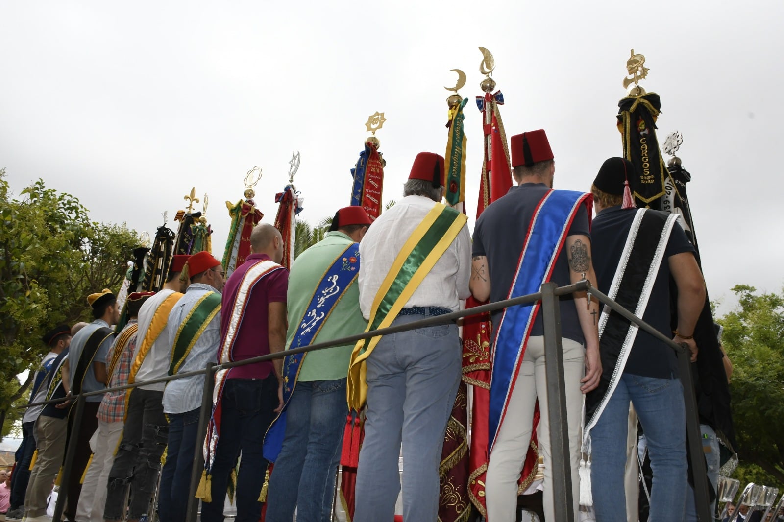 Cargos festeros durante la misa