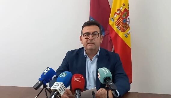 El alcalde de Cieza en rueda de prensa