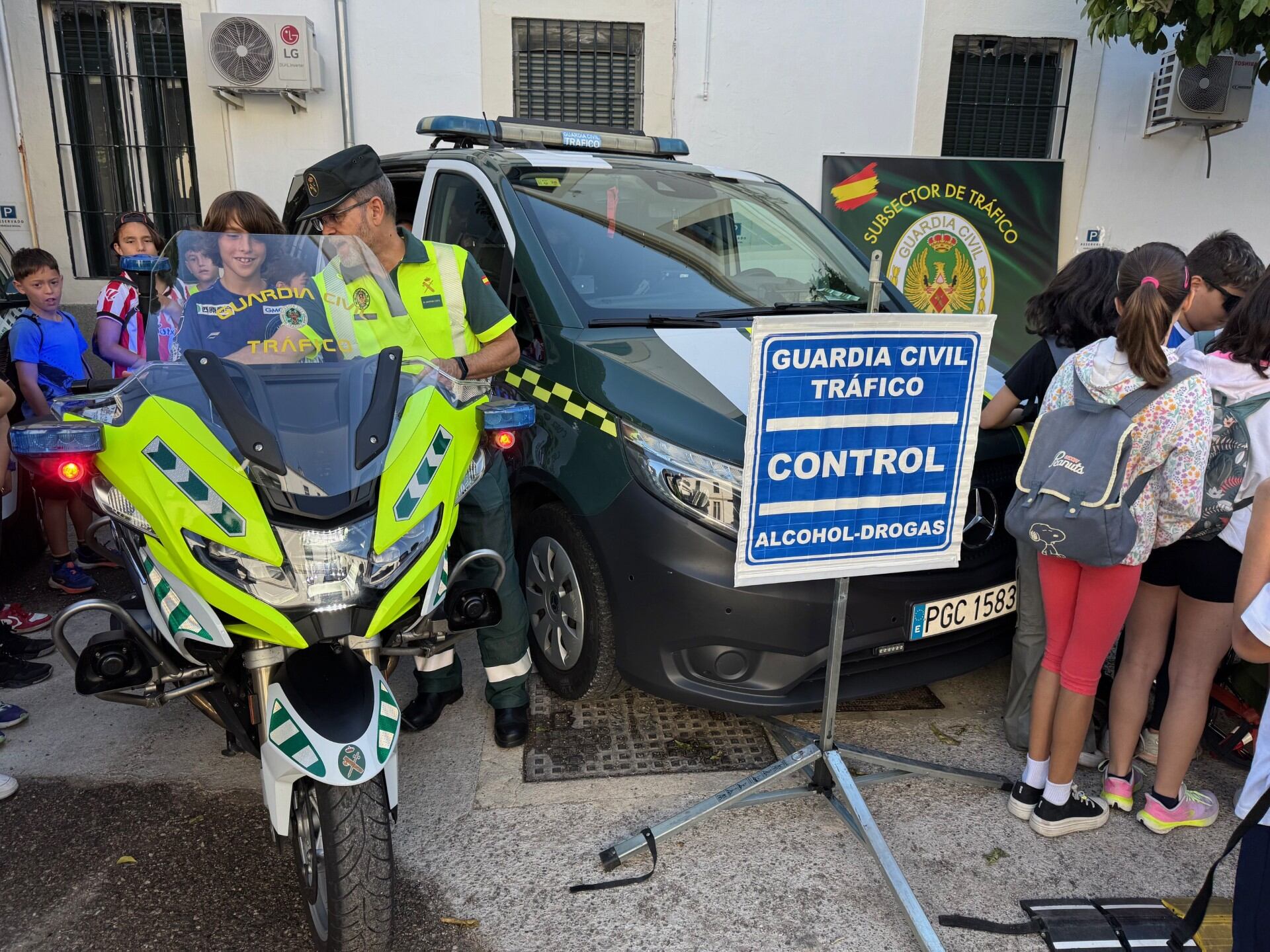 Jornada de puertas abiertas en la Comandancia cordobesa