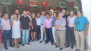 Foto de familia en la caseta de PSOE y UGT