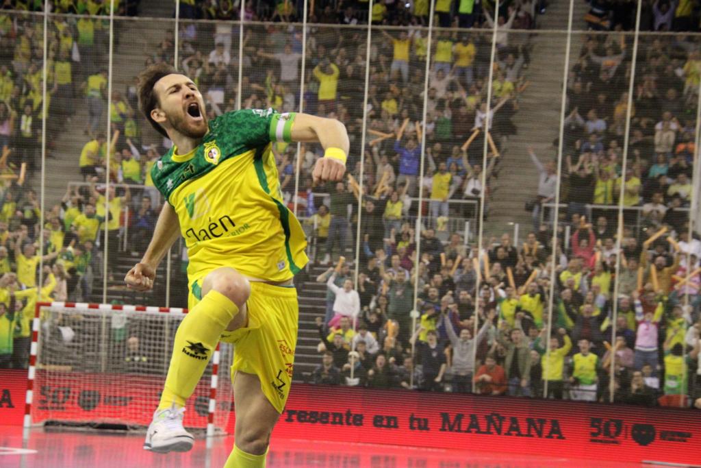 Alan Brandi, ala del Jaén Paraíso Interior, celebra el primero de sus dos goles en la final de Copa ante el Inter Movistar