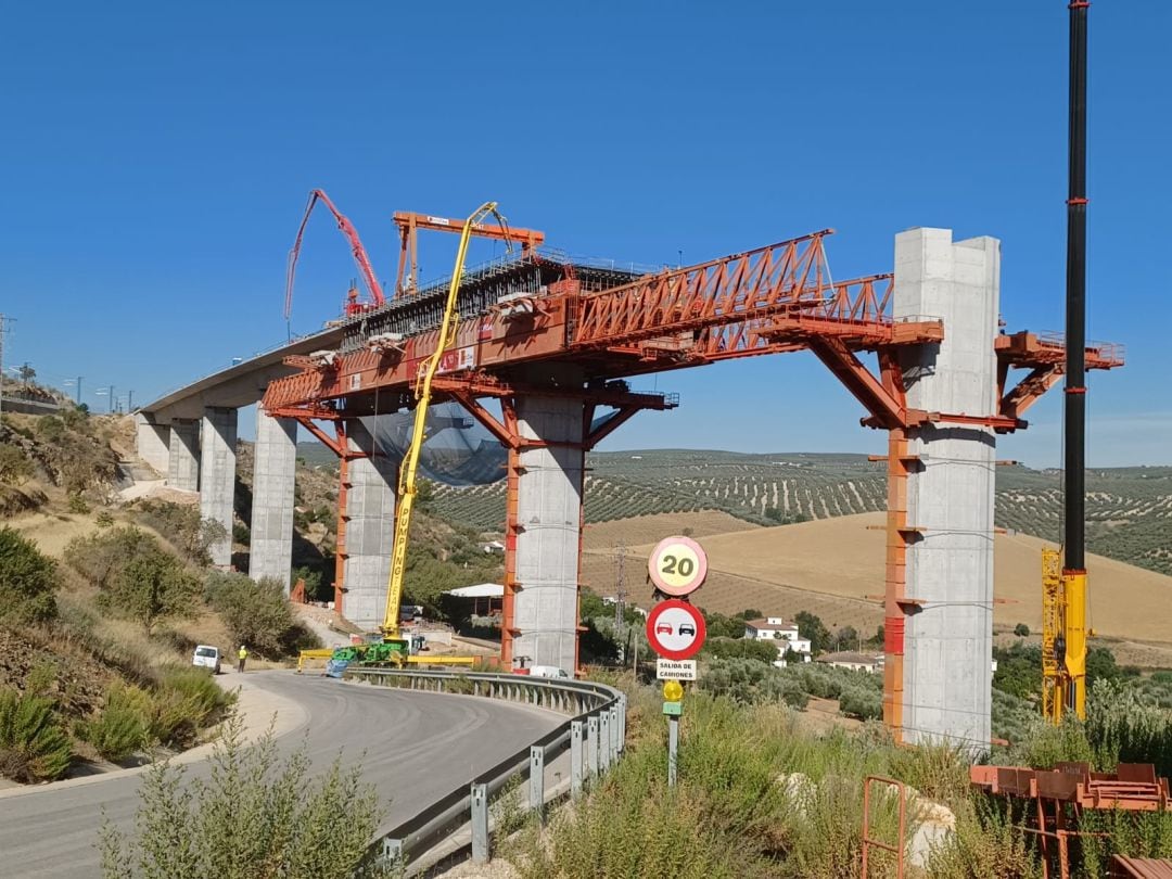 Obras del viaducto de Riofrío en la Variante de Loja de la línea de alta velocidad entre Granada y Antequera