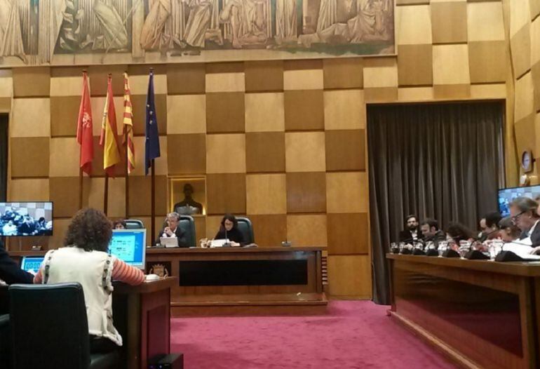 Imagen del salón de plenos en el Ayuntamiento de Zaragoza durante el pleno de presupuestos