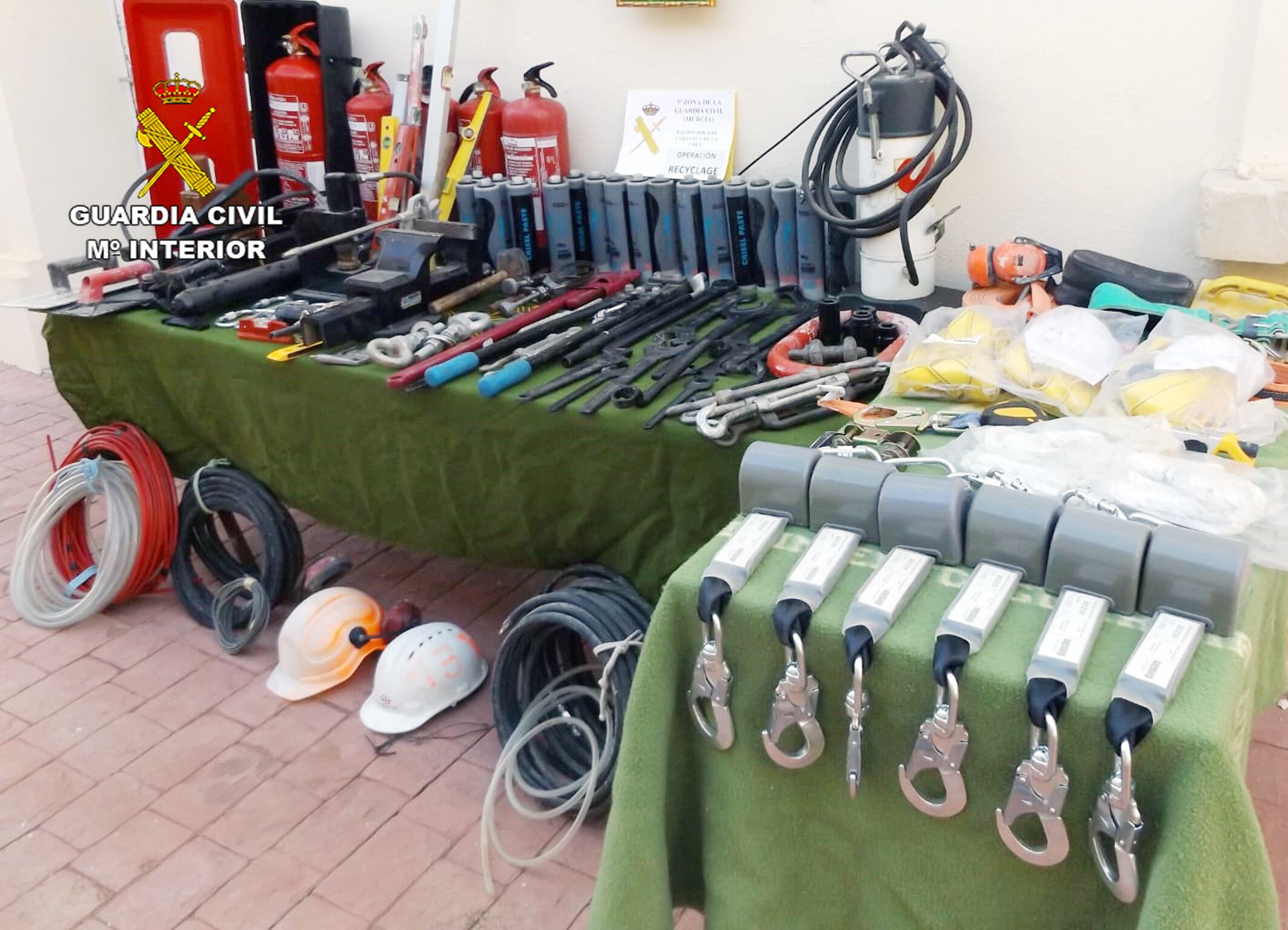 Parte del material intervenido por la Guardia Civil en la operación ‘Recyclage’