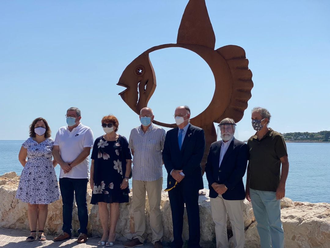 Presentación de la escultura &#039;pez luna&#039;, en Marina de Dénia.