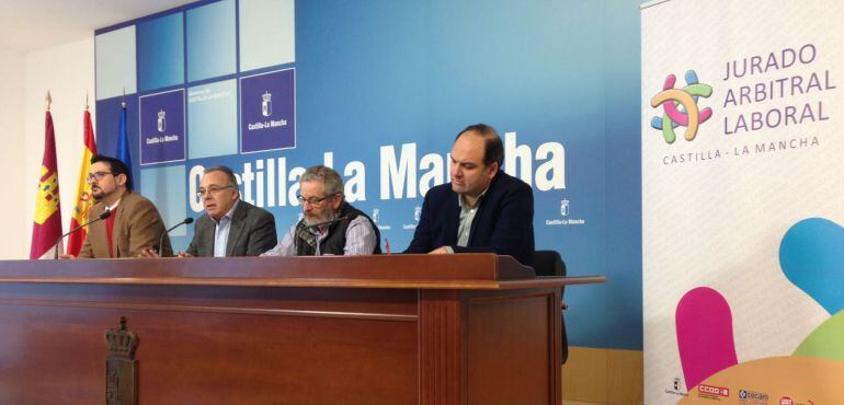 David Plaza, Víctor Tera, Juan Jiménez y José Manuel Muñoz durante la presentación de los datos del Jurado Arbitral Laboral del año 2017