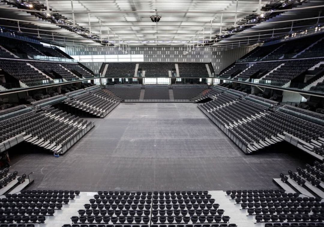 Interior del pabellón que acogería el doble festval solidario