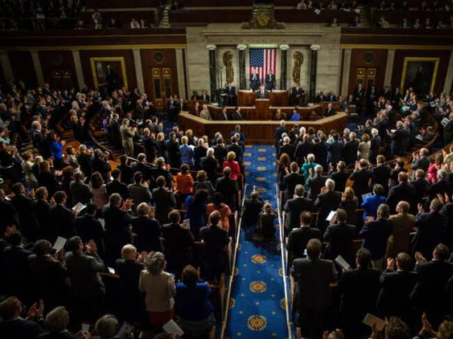 En un estudio previo, encontramos que los congresistas de los Estados Unidos suelen haber sido relativamente mayores que sus compañeros de curso