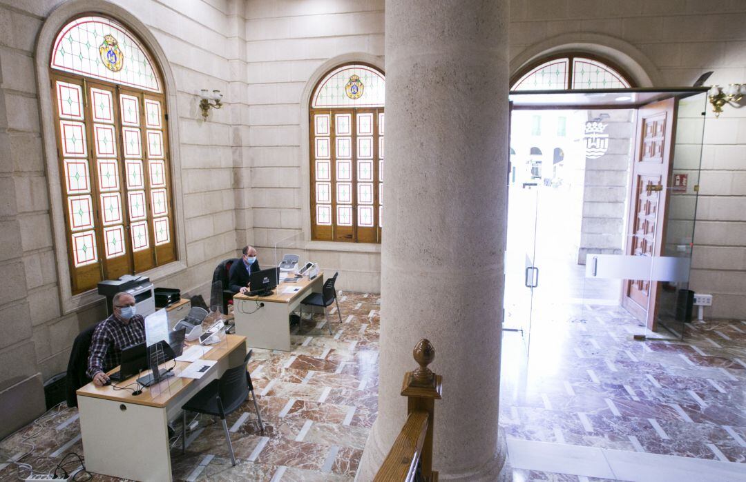Atención al público en el Ayuntamiento de Gandia en la pandemia 