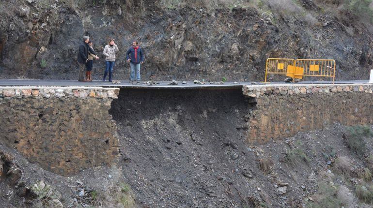 Estado de la carretera entre Cuesta de Gos y Los Mayorales, en Águilas