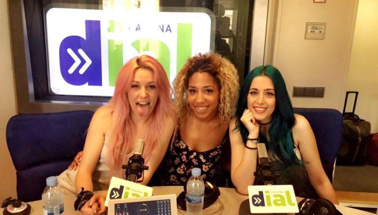 Sweet California en una entrevista en Cadena Dial