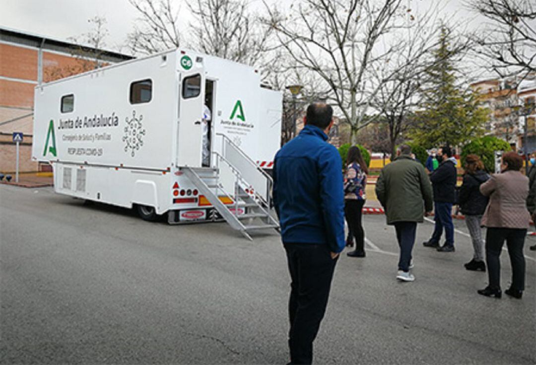 El alcalde de esta localidad jiennense ha pedido responsabilidad a sus vecinos y vecinas, también autoconfinamiento