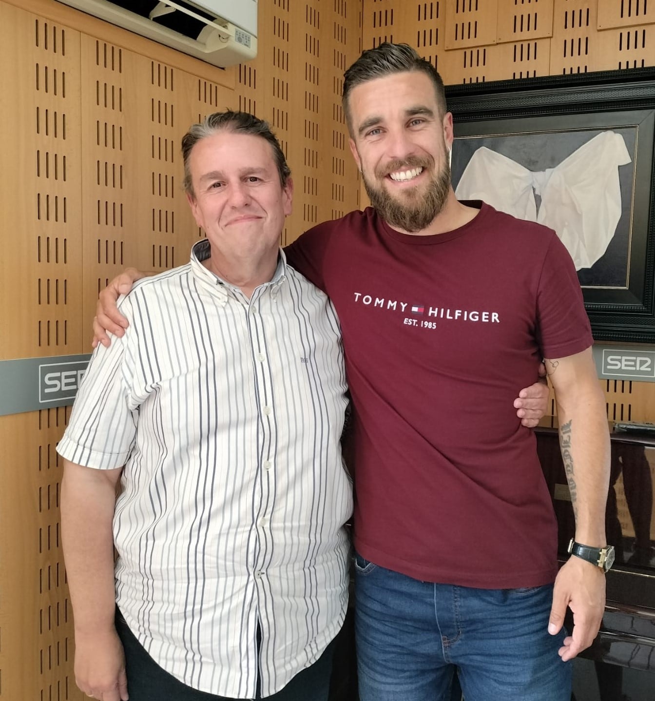 Francis Ferrón, tras la entrevista &quot;a corazón abierto&quot; con el jefe de deportes de la SER en Extremadura, José Luis Vela.