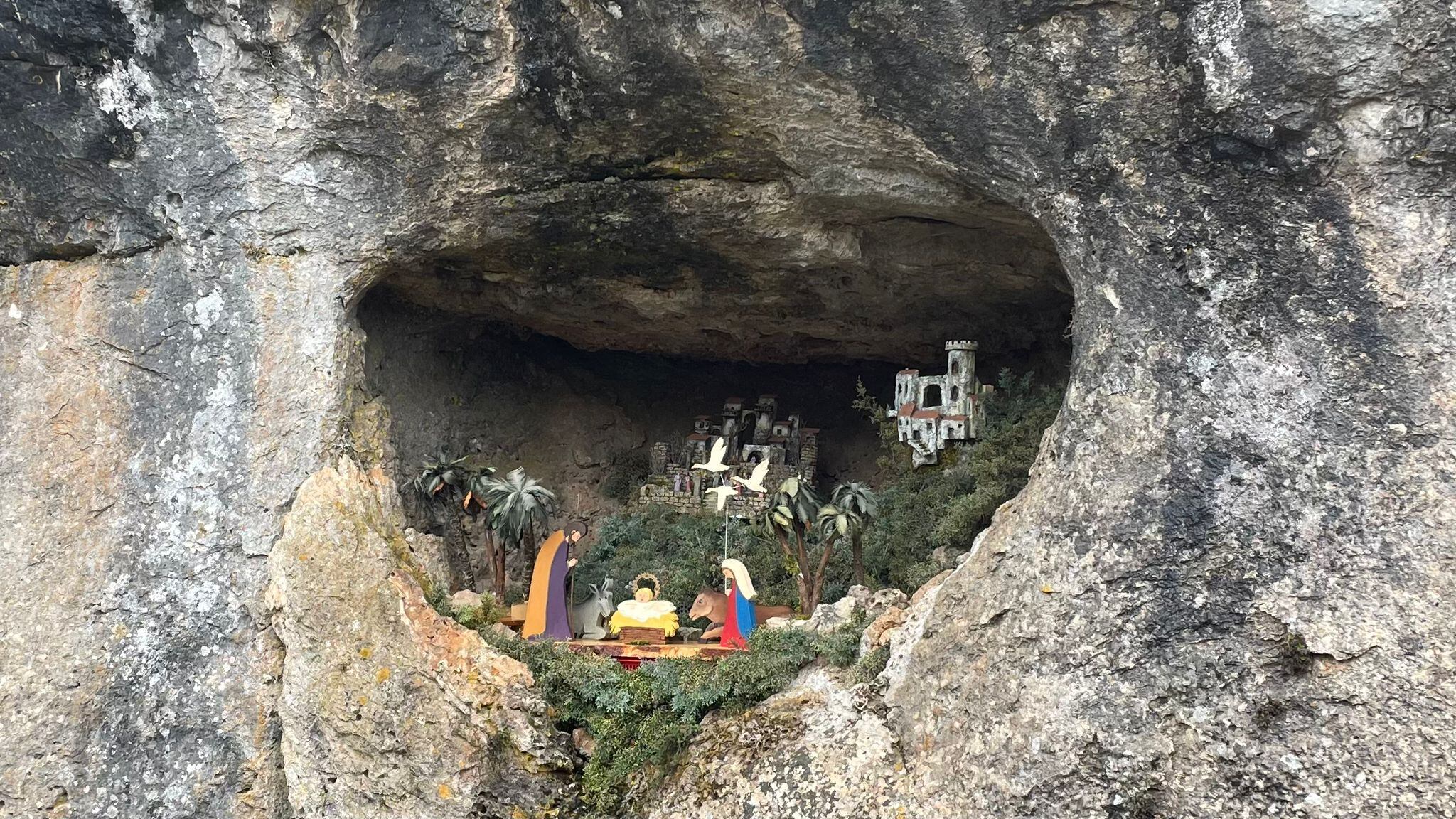 Belén de la asociación Los Gansos de San Fer en Fuente Albilla, junto a la cueva de Los tres gamones.