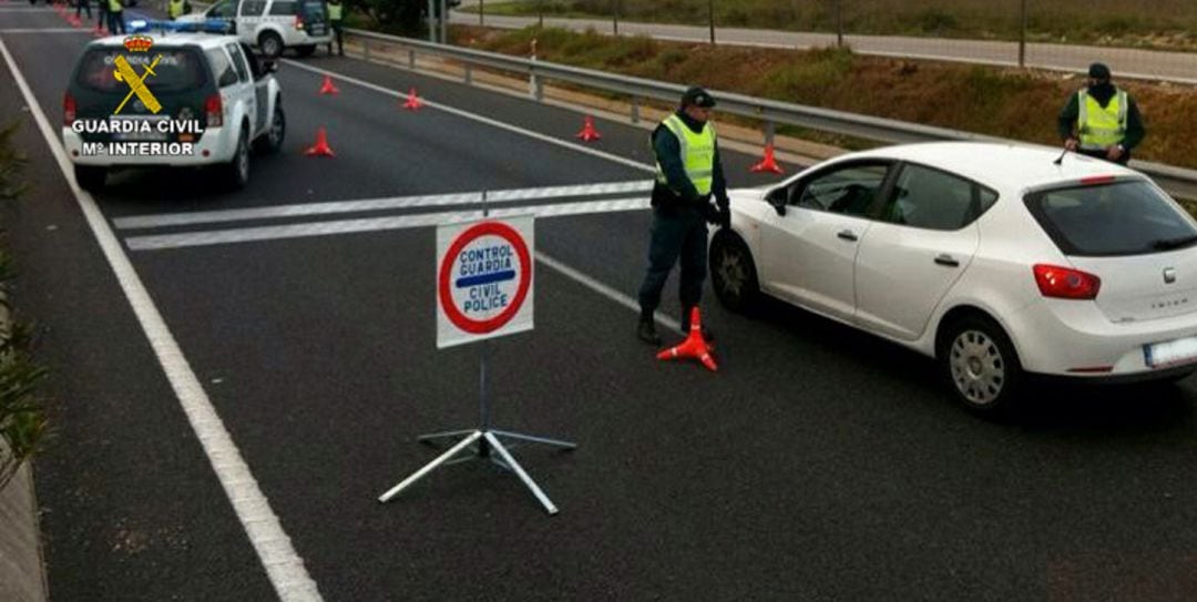 Imagen de un control de la Guardia Civil