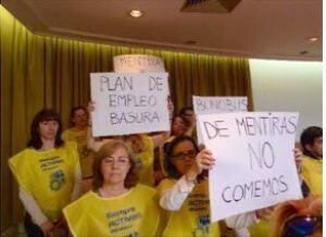 Vecinos protestan contra la política urbanística del Ayuntamiento