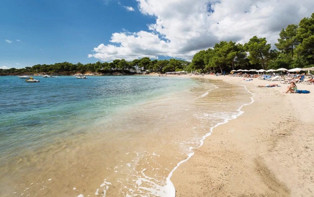 Playa Es Niu Blau, en Santa Elulària (Ibiza)