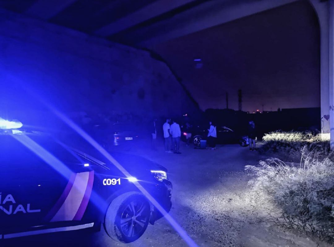 La Policía Nacional desarticula una rave debajo de un puente de la Z-40 en el barrio de San José de Zaragoza