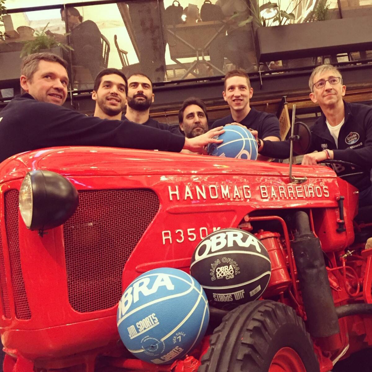 Estáis invitados a la fiesta