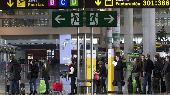 Viajeros en el aeropuerto de Málaga