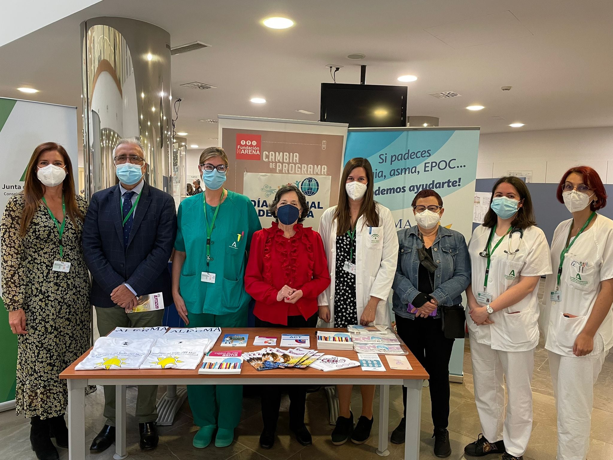 Profesionales sanitarios del Hospital Virgen de la Victoria de Málaga