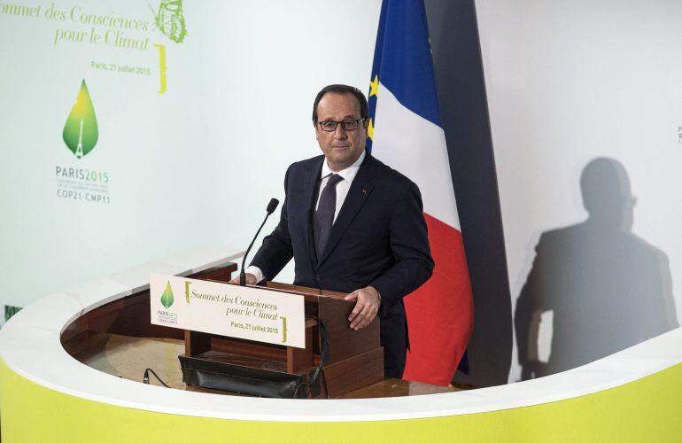 El presidente galo, François Hollande, da un discurso durante la inauguración de la Cumbre de Concienciación Climática en París.