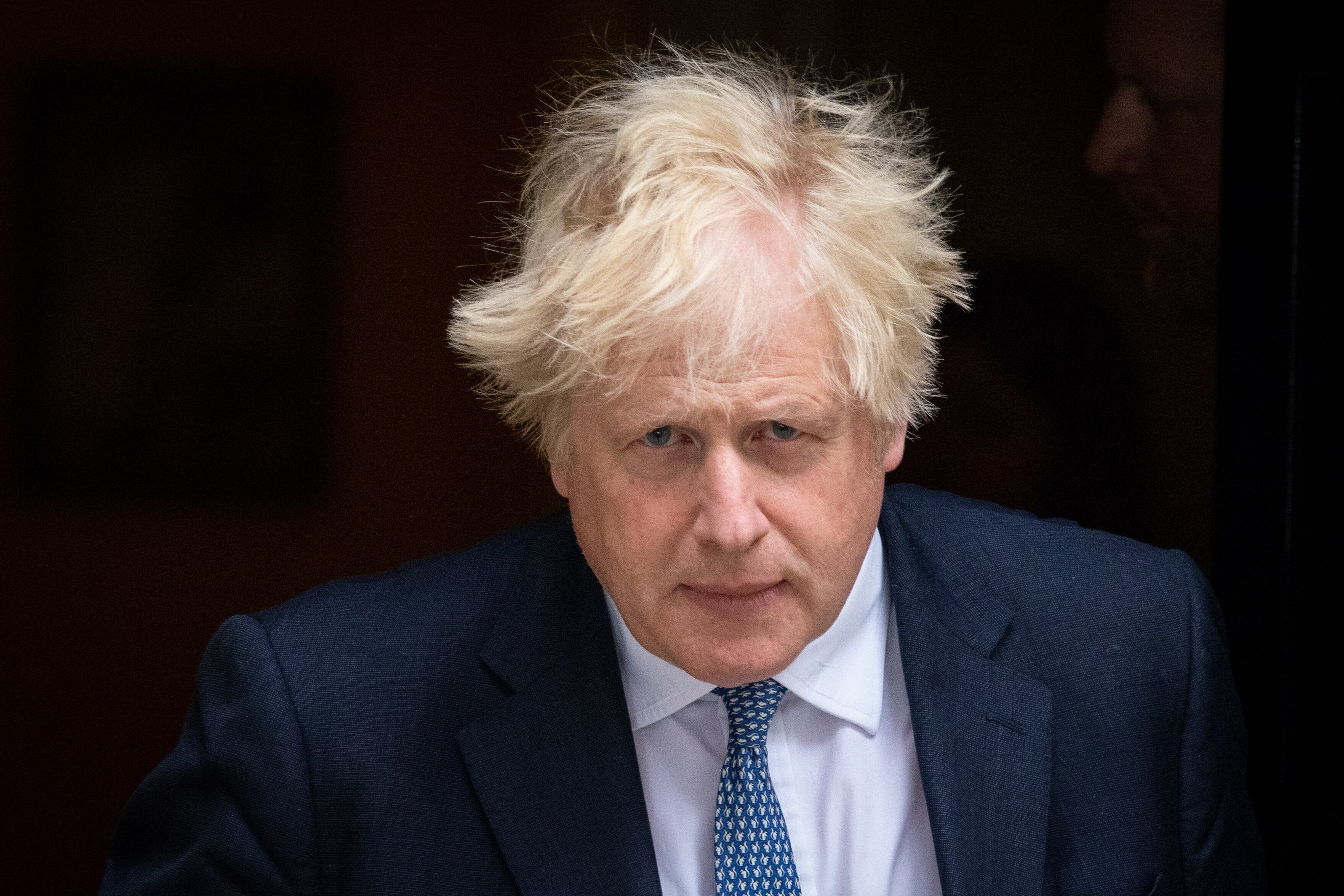 Boris Johnson, saliendo de Downing Street para dirigirse al Parlamento.