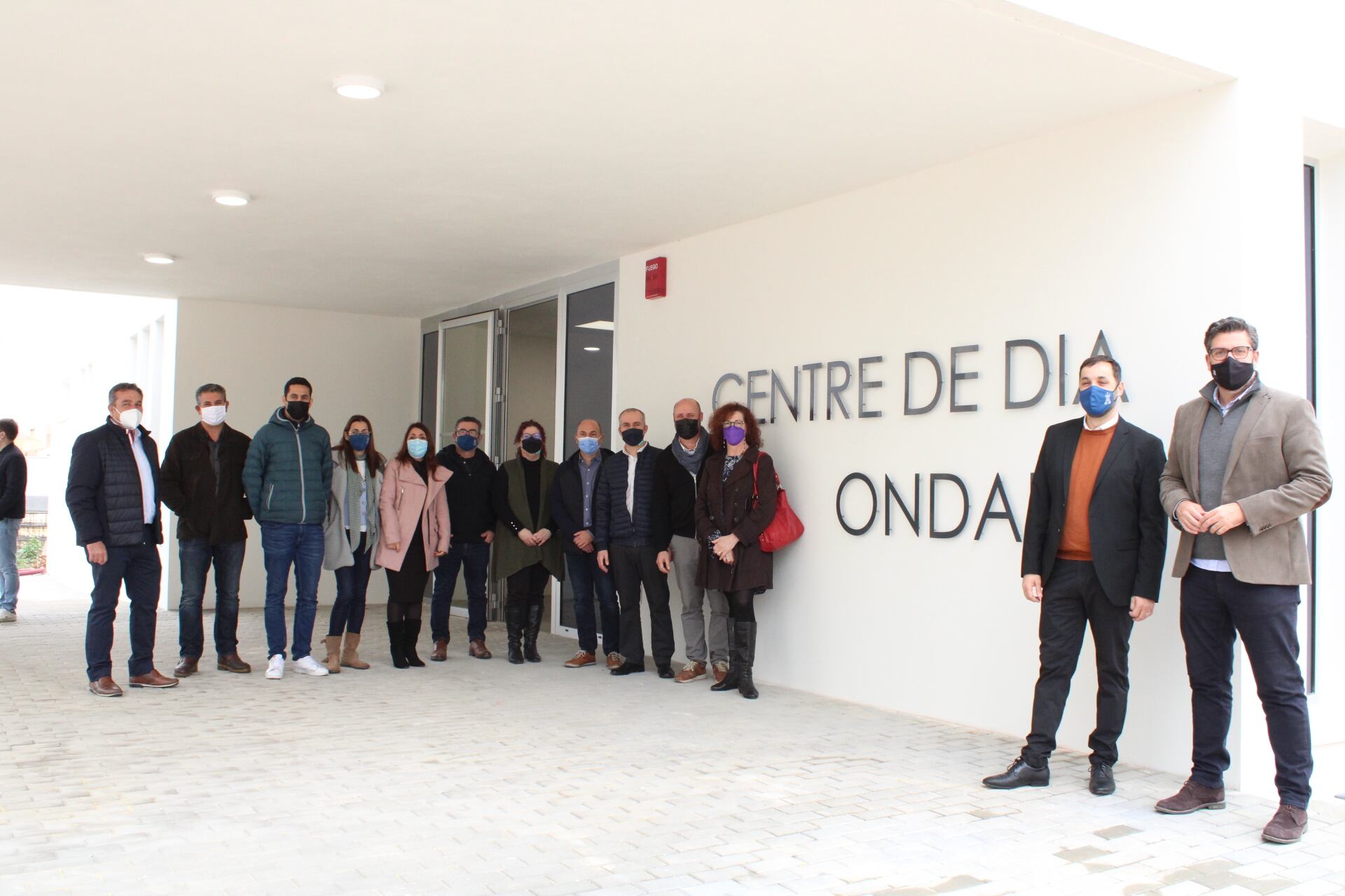 Visita del diputado de Infraestructuras, Javier Gutiérrez, junto con el alcalde, José Ramiro, al centro de día.