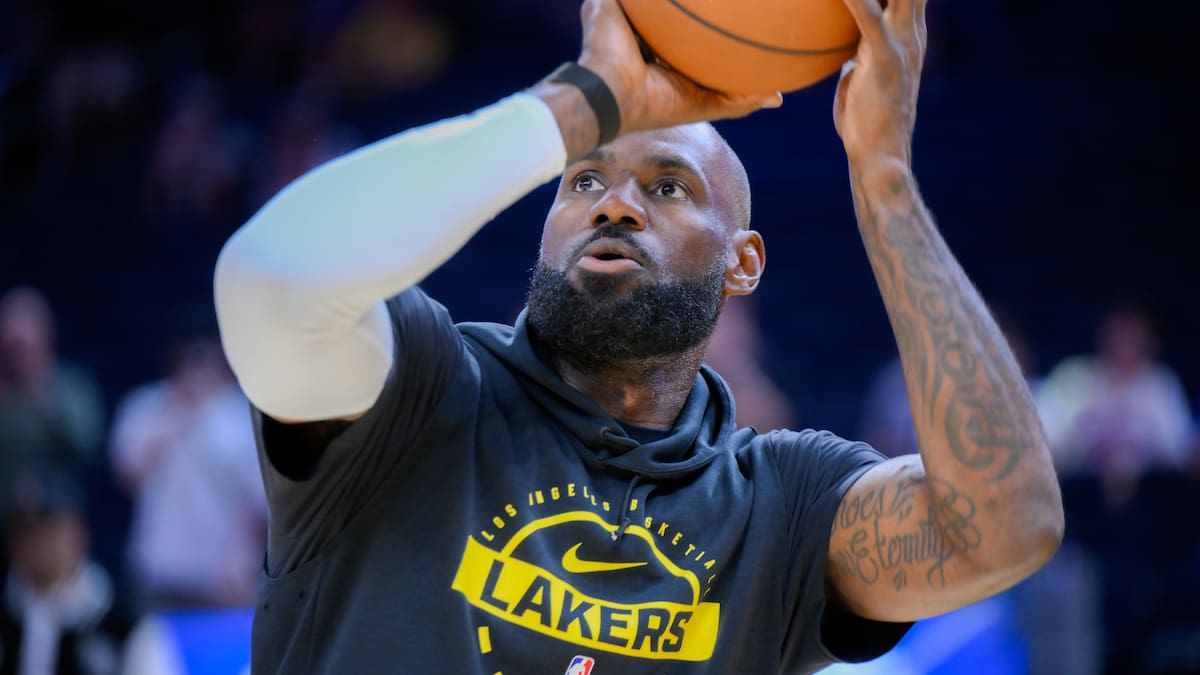 LeBron James es un jarrón chino