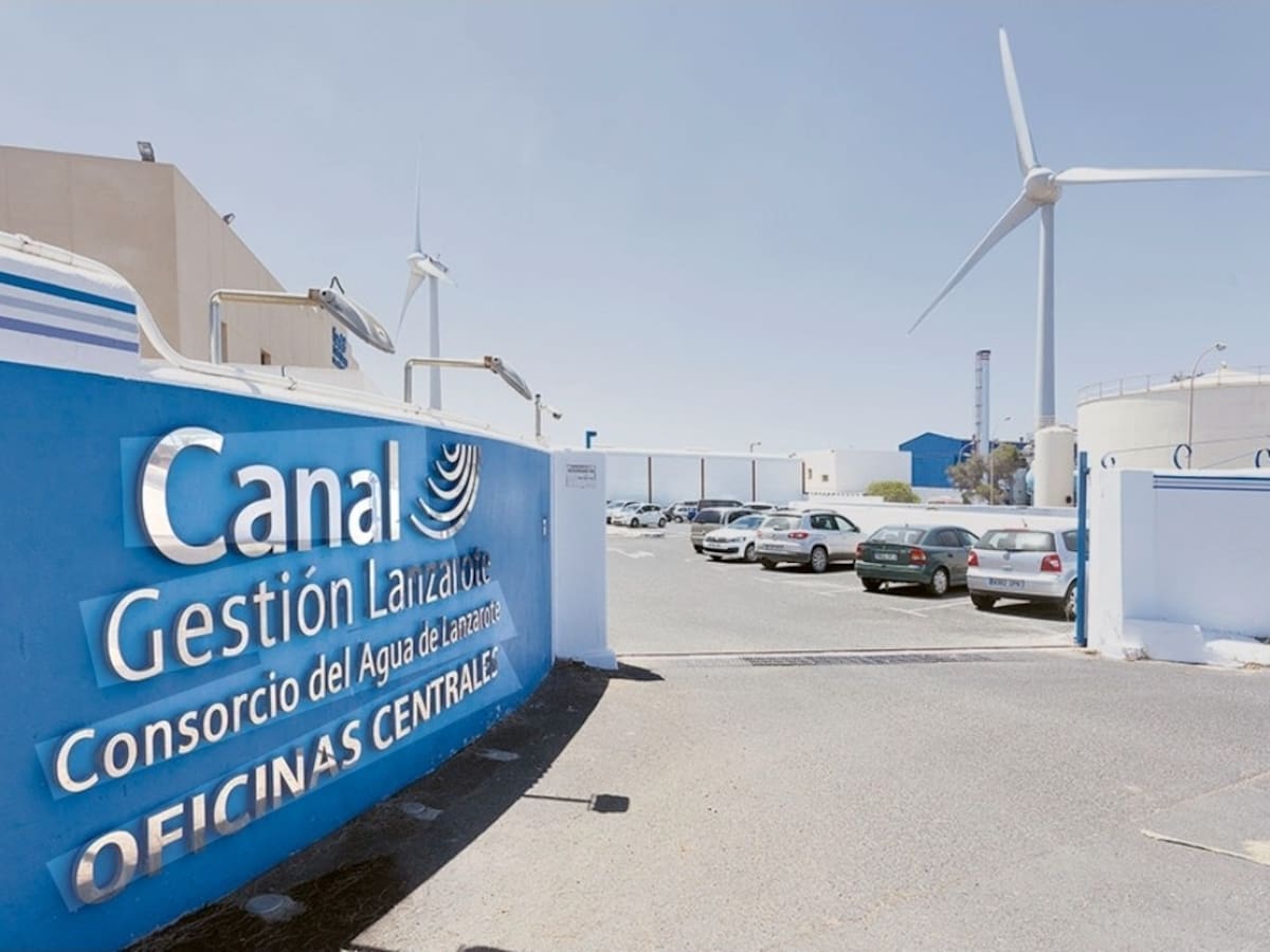 Cuatro alcaldes de Lanzarote aseguran haber obligado a Betancort a dar explicaciones sobre la cesión del contrato del agua