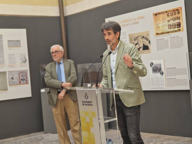 Exposición 'Cent anys de ràdio a València'