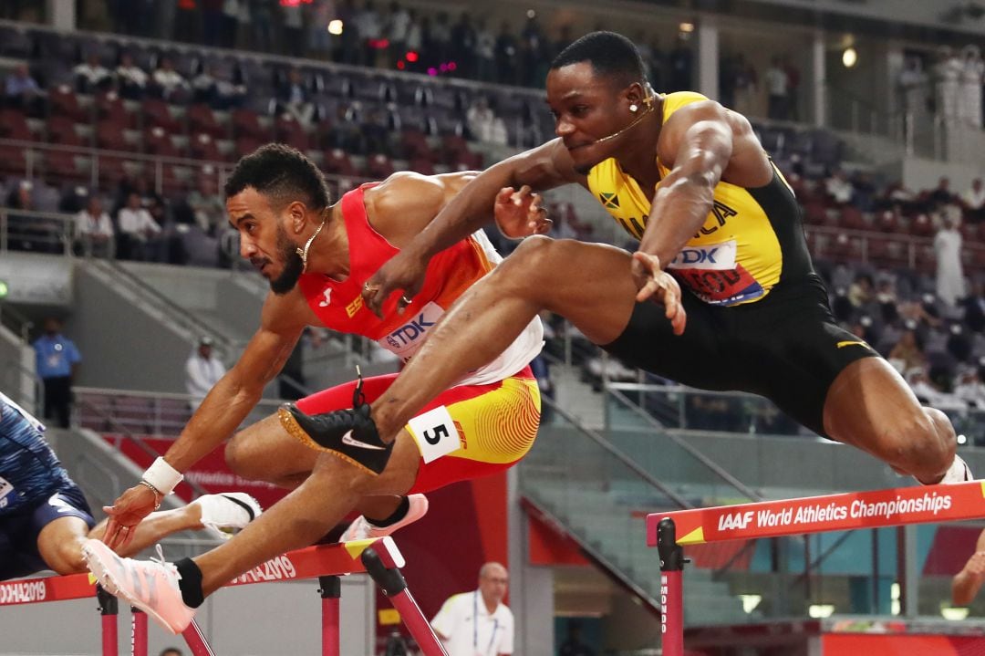 Orlando Ortega y Omar McLeod, en la final de los 110 metros vallas