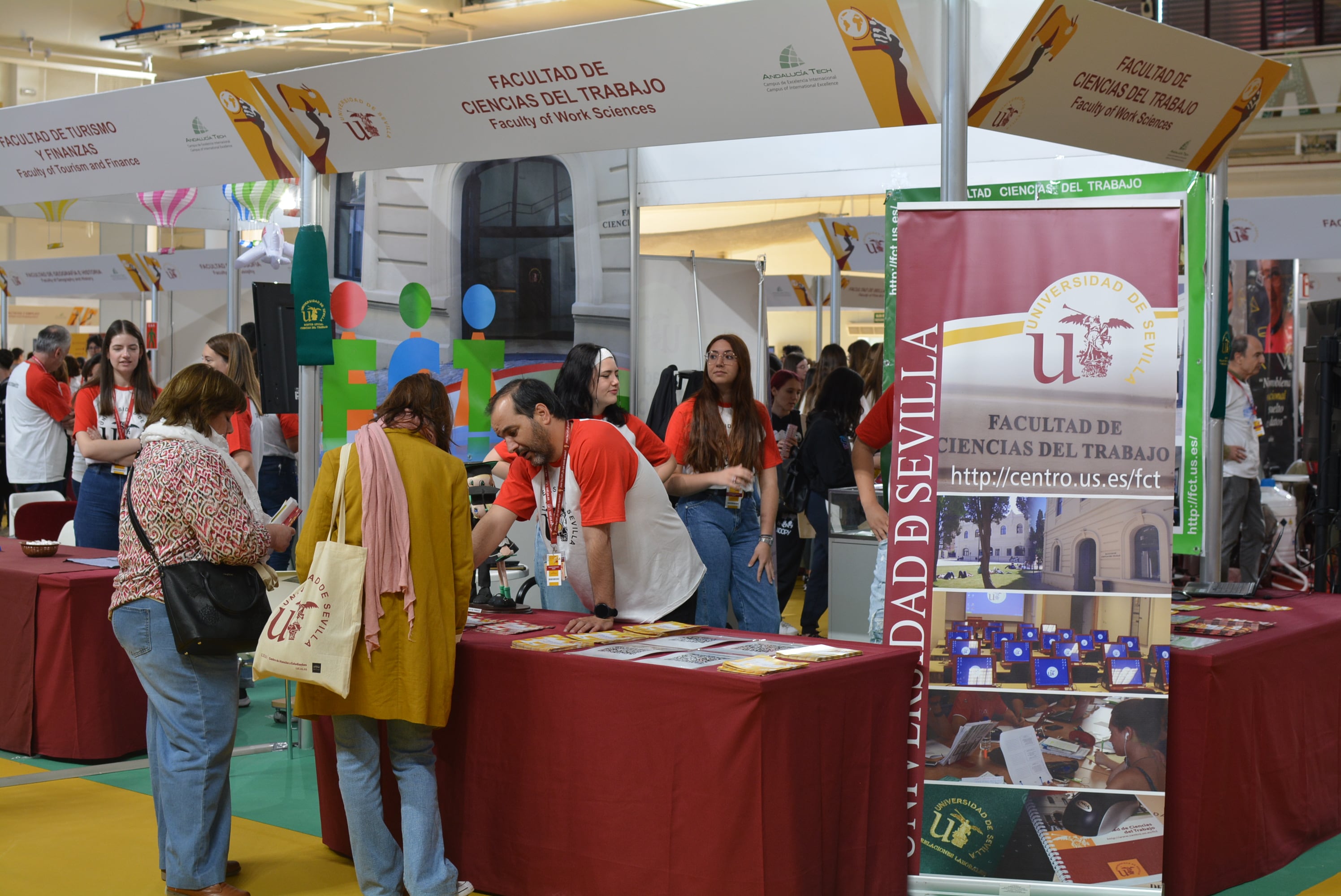 Imagen del aspecto del XXVII Salón del Estudiante y Ferisport de la Universidad de Sevilla