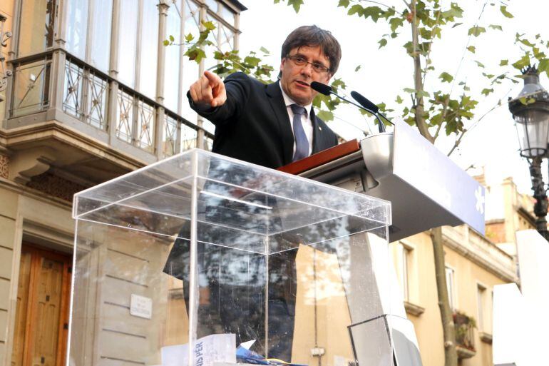 El presidente de la Generalitat, Carles Puigdemont, en un acto