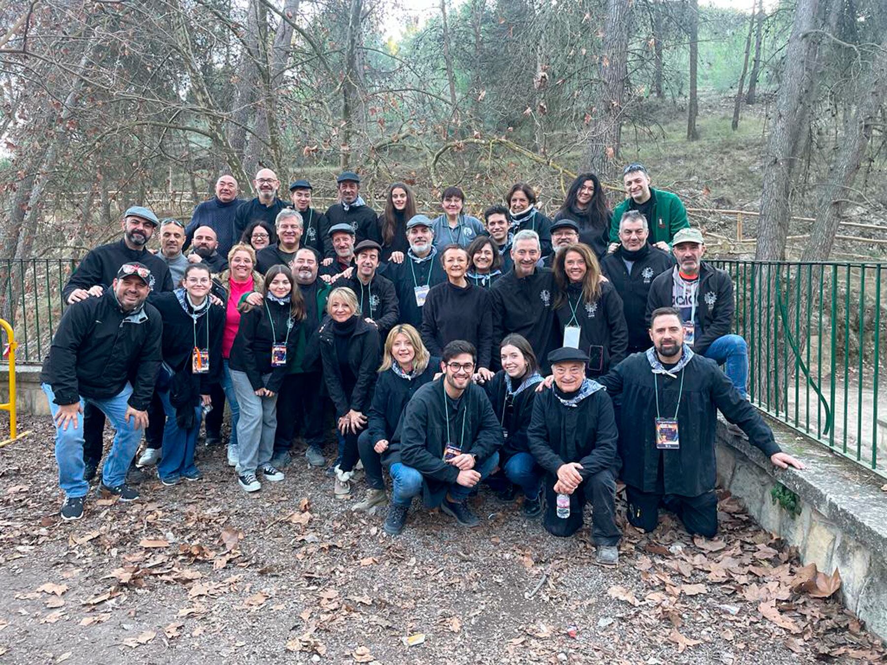 Componentes de la Asociación Cultural Samarita en el Preventorio durante el Campamento Real