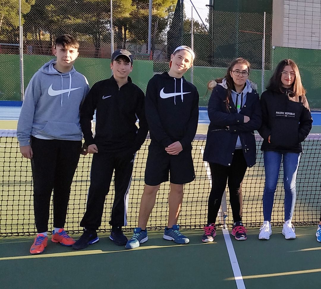 Jóvenes raquetas del Club Amigos del Tenis de Elda