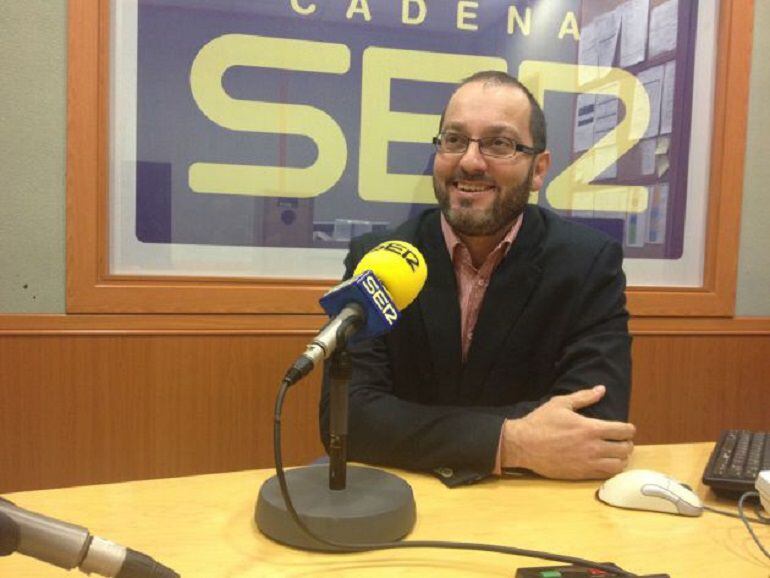 David Luque en el estudio de Radio Córdoba