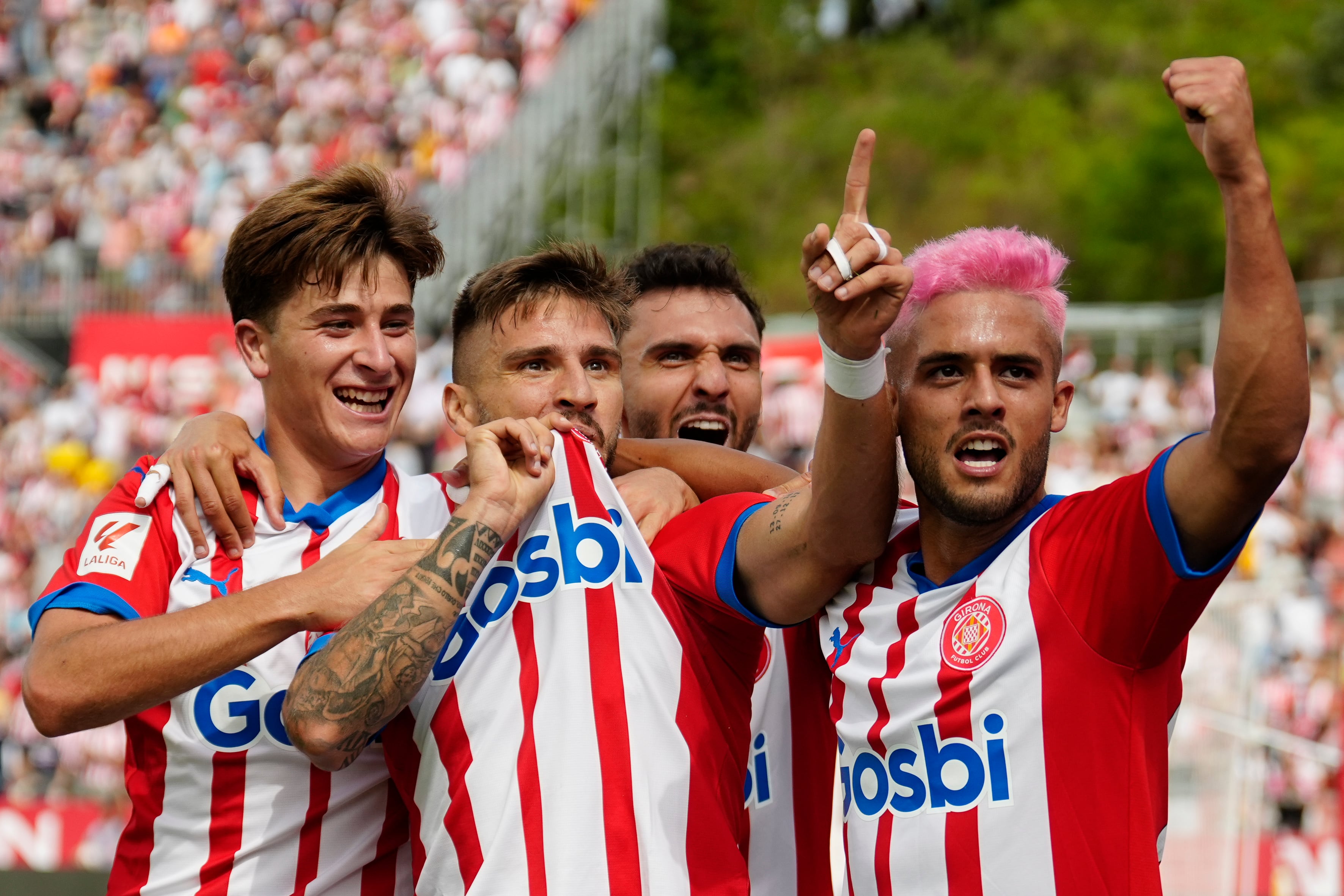 GIRONA, 03/09/2023.- Portu del Girona FC celebra un gol con sus compañeros durante el Partido de Liga en Primera División entre el Girona FC - Las Palmas, en el estadio municipal de Montilivi, este domingo. EFE/ David Borrat
