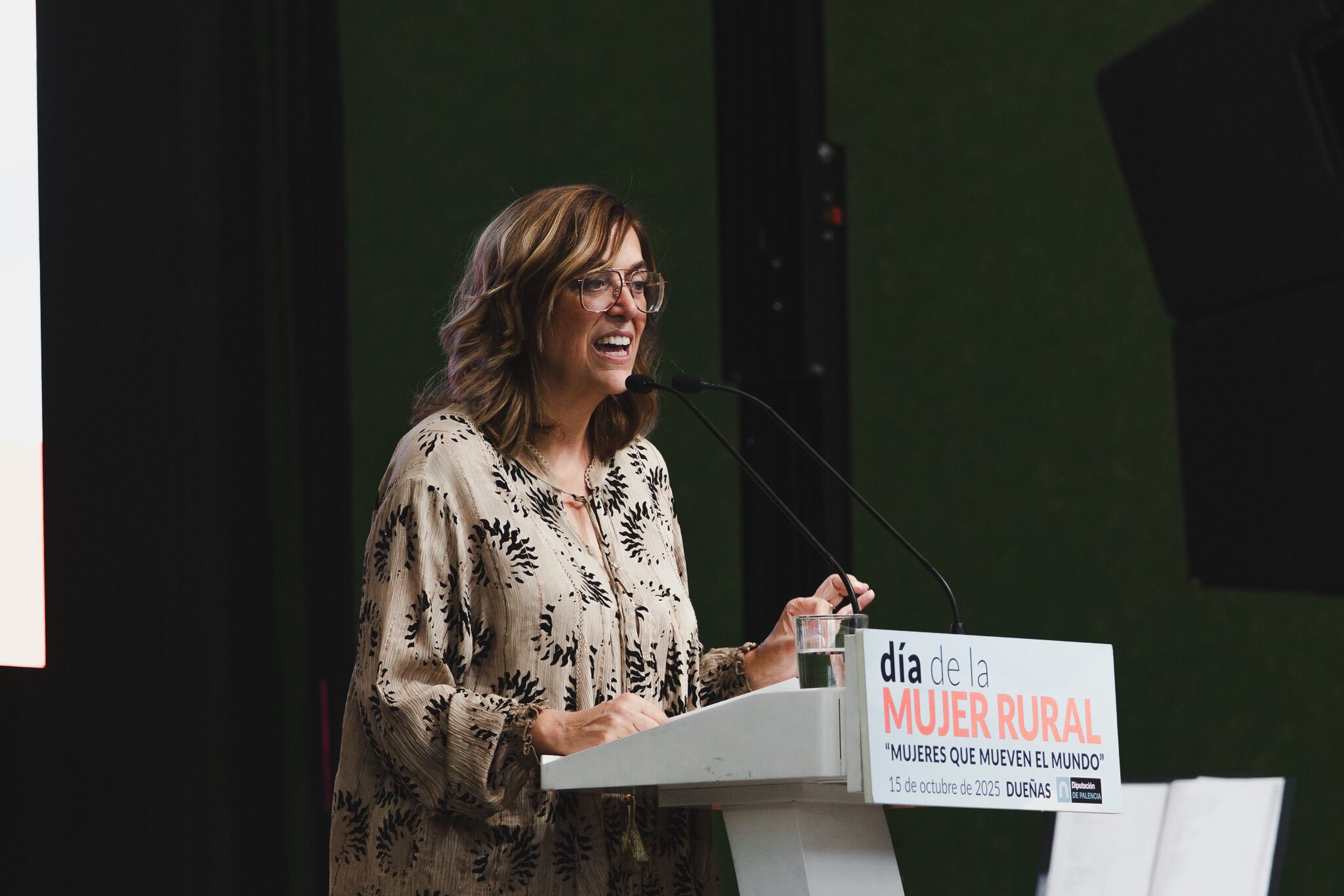 Mª Ángeles Armisén Presidenta de la Diputación, preside el Acto del Día de la Mujer Rural