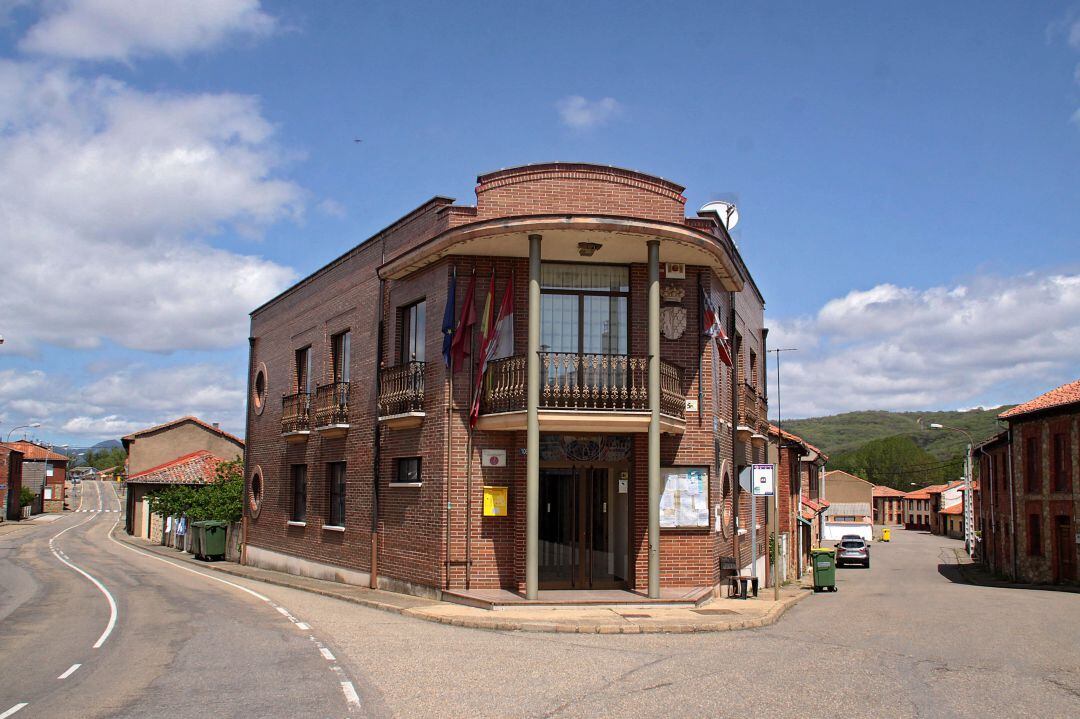 Edificio consistorial de Cuadros (León)
